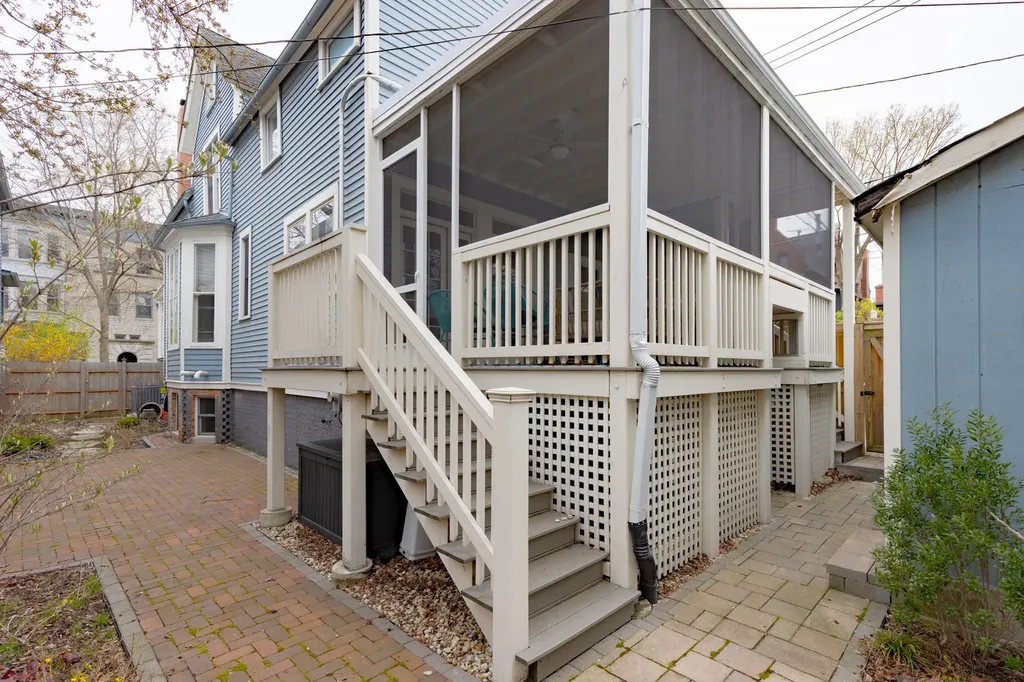 1220 East 57th Street Chicago IL 60637