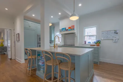 1220 East 57th Street Chicago IL 60637