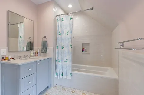 1220 East 57th Street Chicago IL 60637