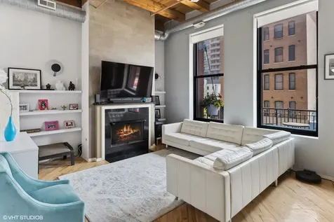 616 West Fulton Street Chicago IL 60661