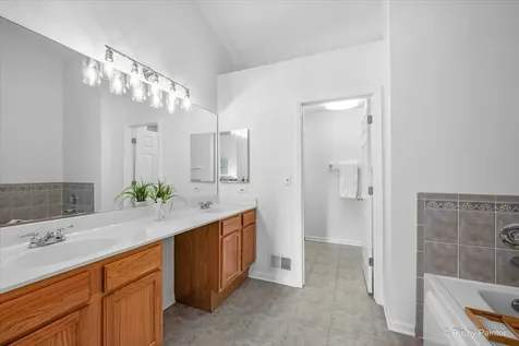 2896 Davenport Drive West Chicago IL 60185