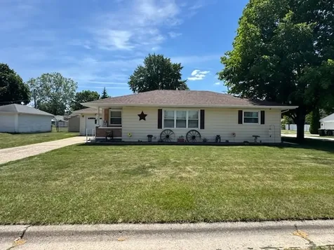 915 West 19th Street Sterling IL 61081