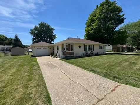 915 West 19th Street Sterling IL 61081