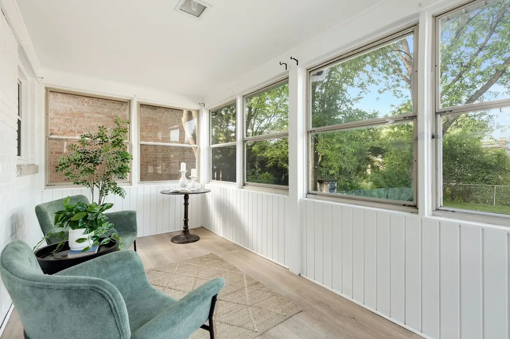 604 Lavergne Avenue Wilmette IL 60091