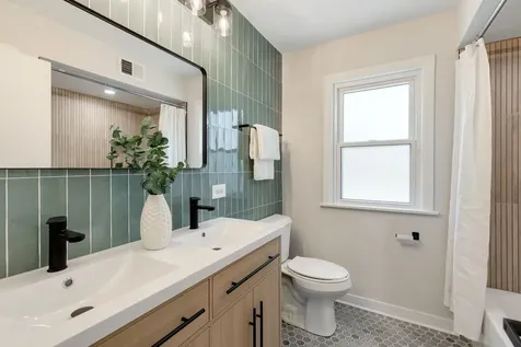 604 Lavergne Avenue Wilmette IL 60091