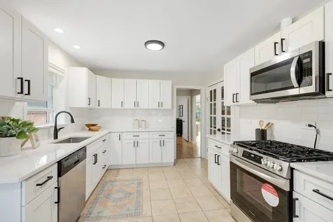 604 Lavergne Avenue Wilmette IL 60091
