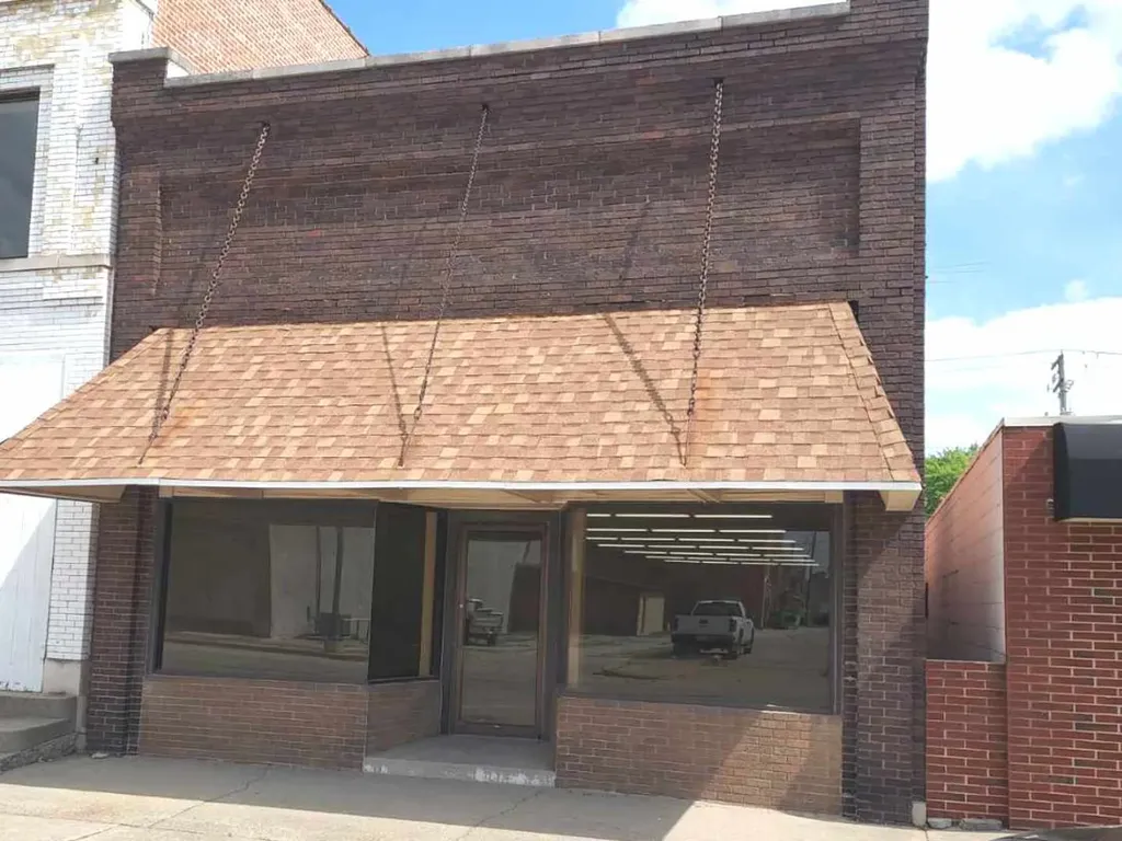108 East Sale Street Tuscola IL 61953