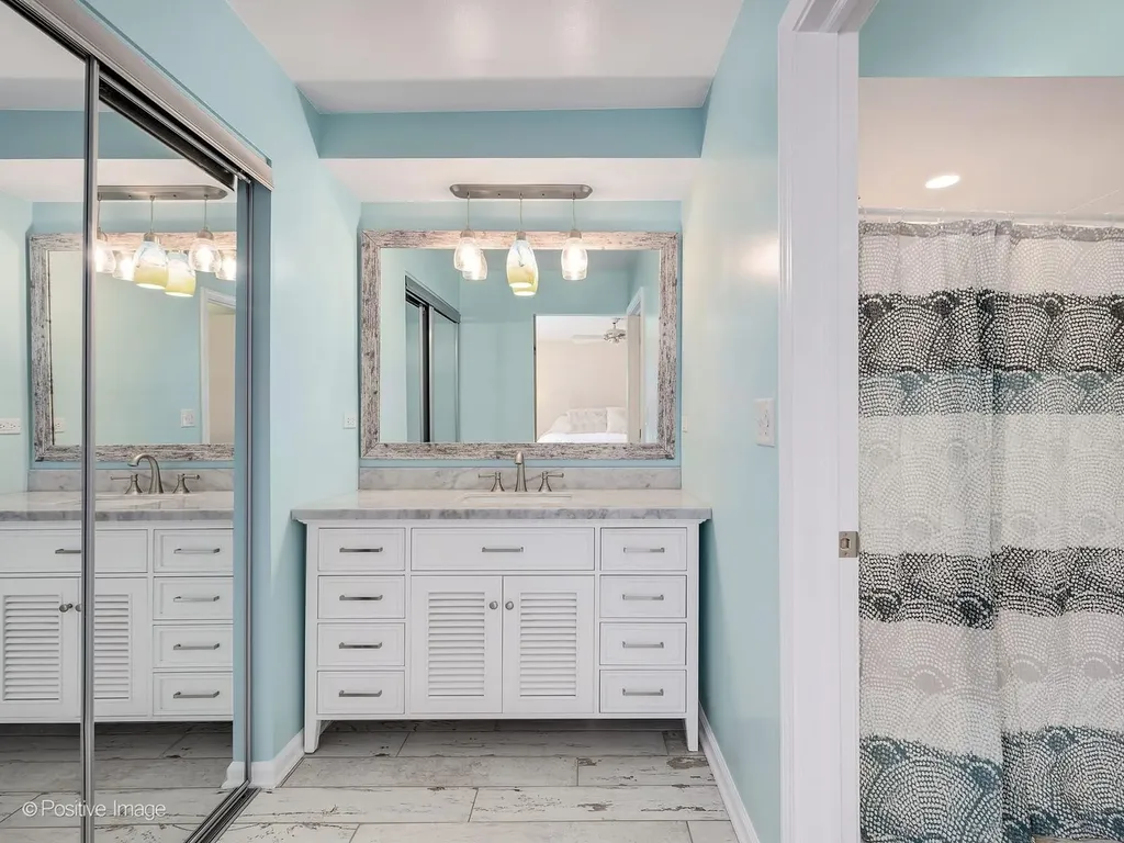 627 Oakwood Drive Westmont IL 60559