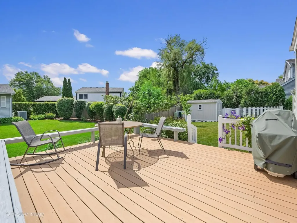 627 Oakwood Drive Westmont IL 60559