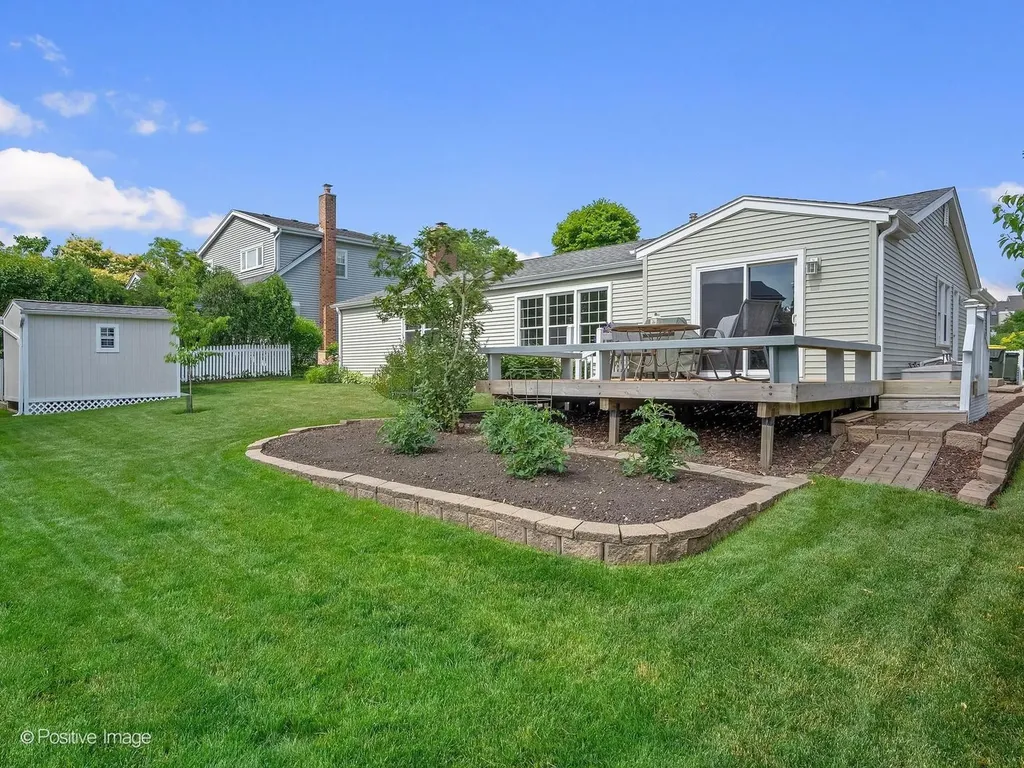 627 Oakwood Drive Westmont IL 60559