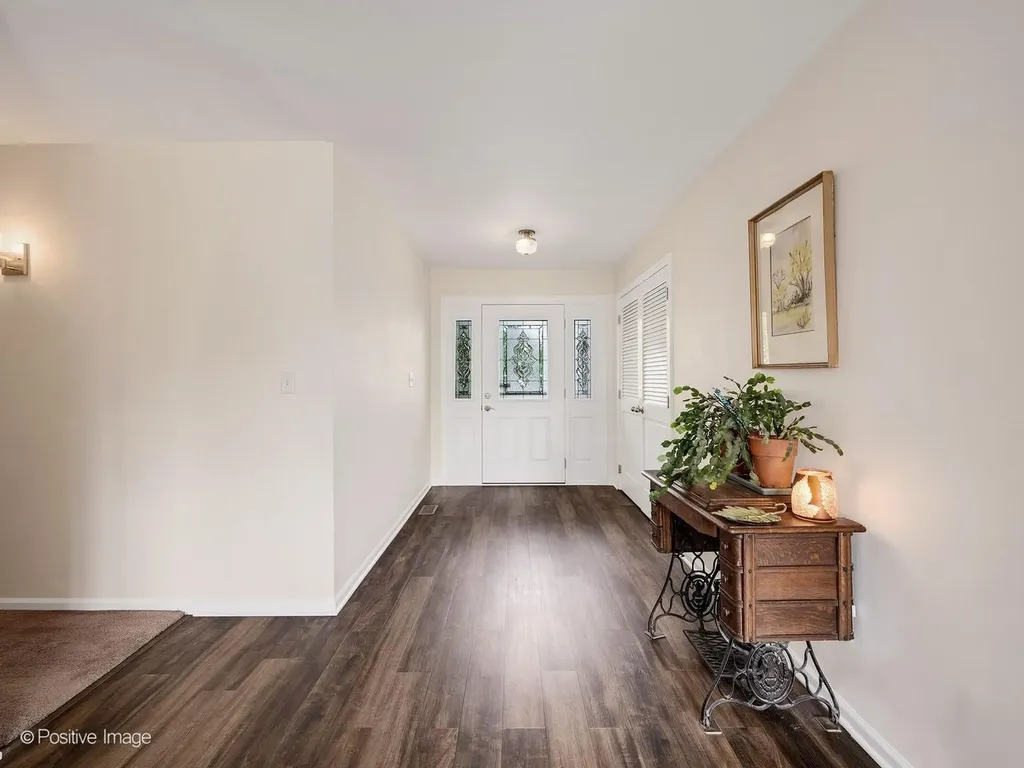 627 Oakwood Drive Westmont IL 60559