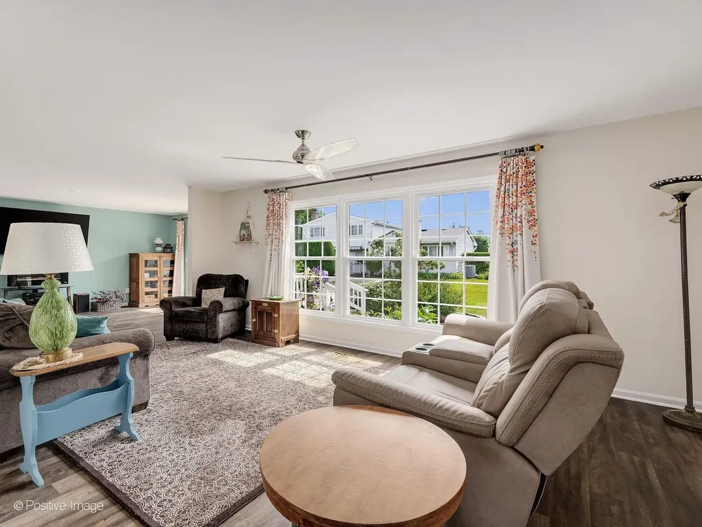 627 Oakwood Drive Westmont IL 60559