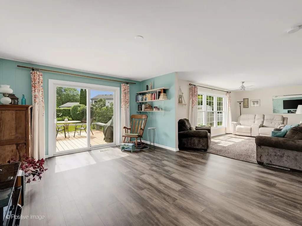 627 Oakwood Drive Westmont IL 60559