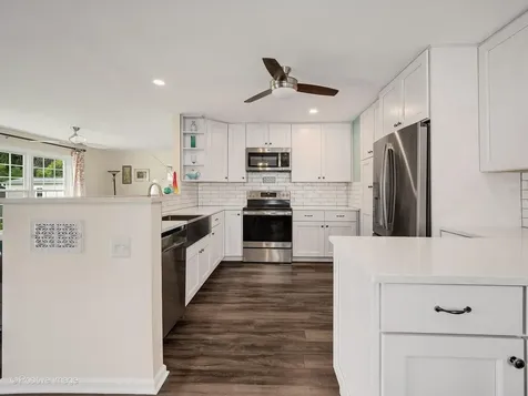 627 Oakwood Drive Westmont IL 60559