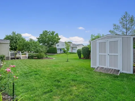 627 Oakwood Drive Westmont IL 60559