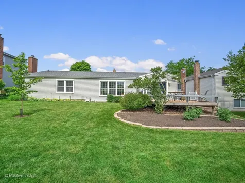 627 Oakwood Drive Westmont IL 60559