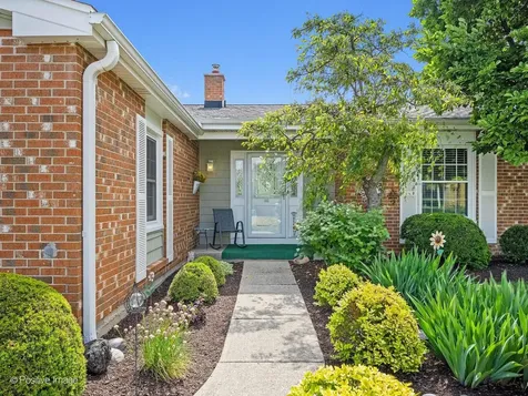 627 Oakwood Drive Westmont IL 60559