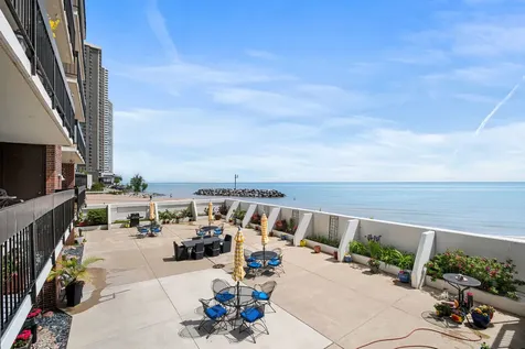 5901 North Sheridan Road Chicago IL 60660