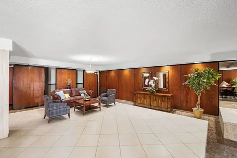 5901 North Sheridan Road Chicago IL 60660