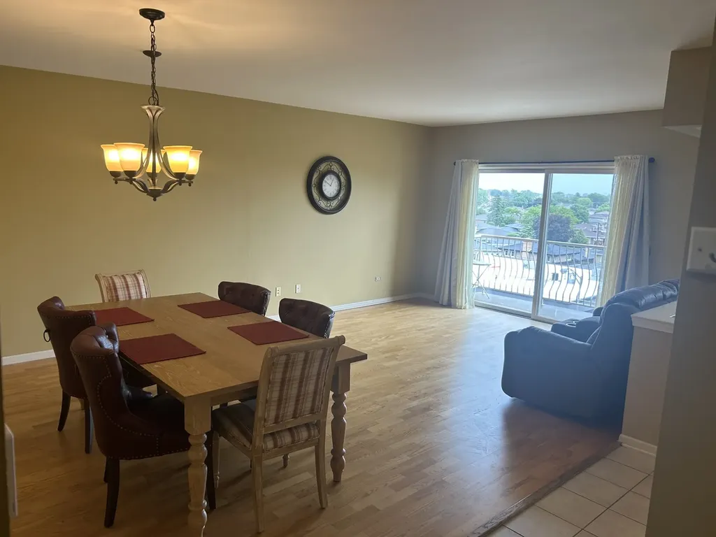 4534 North Cumberland Avenue Chicago IL 60656
