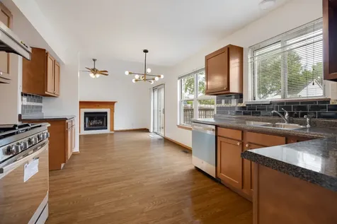 1127 Ashbrook Drive Mundelein IL 60060