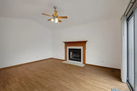 1127 Ashbrook Drive Mundelein IL 60060