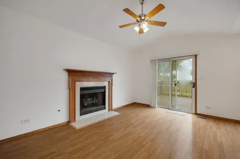 1127 Ashbrook Drive Mundelein IL 60060