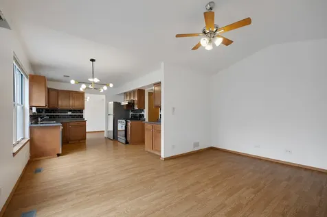 1127 Ashbrook Drive Mundelein IL 60060
