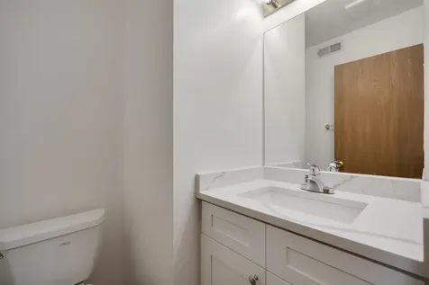 1127 Ashbrook Drive Mundelein IL 60060