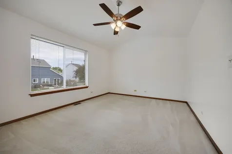 1127 Ashbrook Drive Mundelein IL 60060