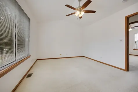 1127 Ashbrook Drive Mundelein IL 60060