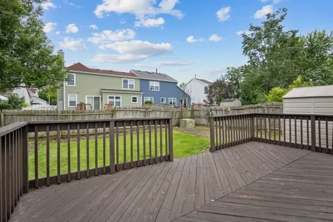 1127 Ashbrook Drive Mundelein IL 60060