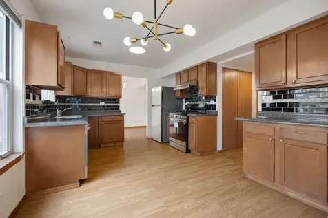 1127 Ashbrook Drive Mundelein IL 60060