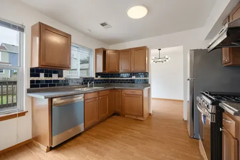 1127 Ashbrook Drive Mundelein IL 60060