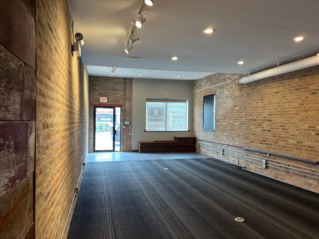 1434 West Montrose Avenue Chicago IL 60613