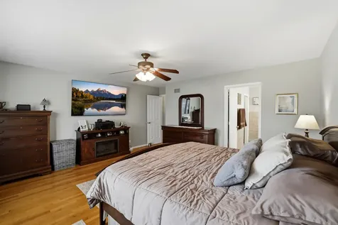 759 Yorkshire Lane Des Plaines IL 60016