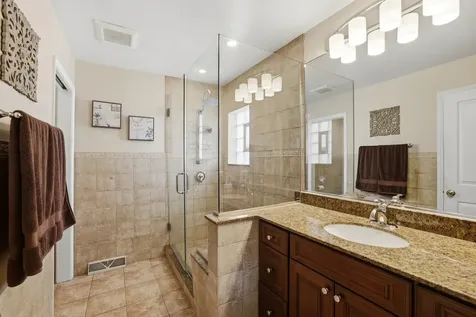759 Yorkshire Lane Des Plaines IL 60016