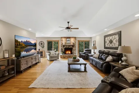 759 Yorkshire Lane Des Plaines IL 60016