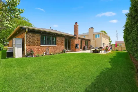 759 Yorkshire Lane Des Plaines IL 60016