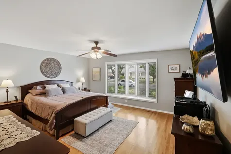 759 Yorkshire Lane Des Plaines IL 60016
