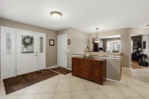 759 Yorkshire Lane Des Plaines IL 60016