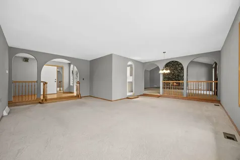 11S056 Madison Street Burr Ridge IL 60527