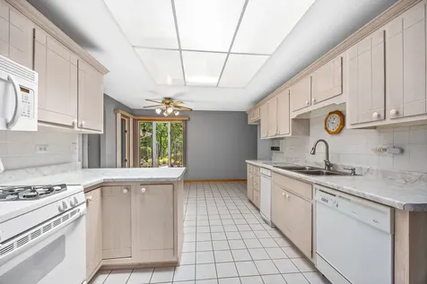 11S056 Madison Street Burr Ridge IL 60527