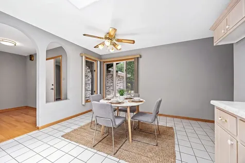11S056 Madison Street Burr Ridge IL 60527