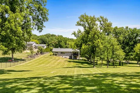 11S056 Madison Street Burr Ridge IL 60527