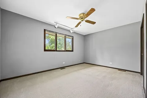 11S056 Madison Street Burr Ridge IL 60527
