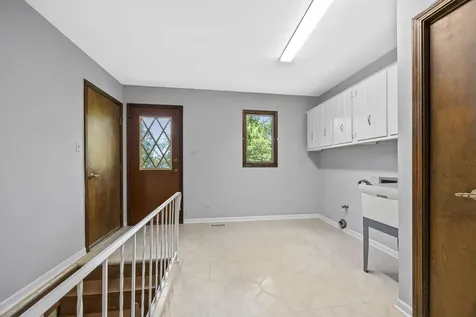 11S056 Madison Street Burr Ridge IL 60527