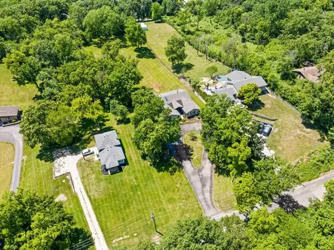 11S056 Madison Street Burr Ridge IL 60527