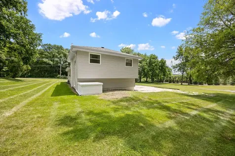 11S056 Madison Street Burr Ridge IL 60527