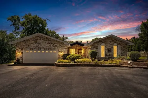11S056 Madison Street Burr Ridge IL 60527
